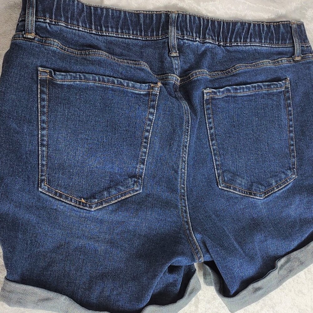Old Navy Maternity O.G. Straight Low Front Panel Denim Shorts Dark Wash Size 16 - Picture 2 of 4